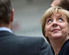 Влучили у стегно: виступ Меркель закінчилося плачевно