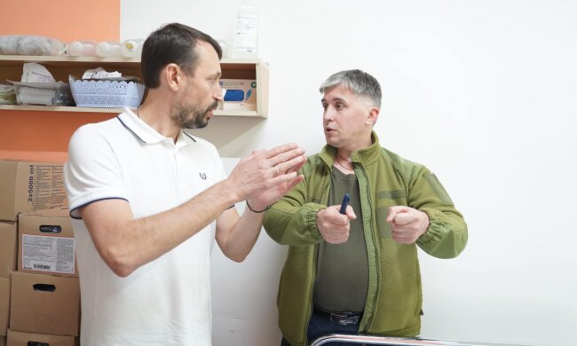 Валерій Дубіль передав бійцям на Донеччині необхідні вантажі: "Найцінніше, що є в нашій країні - це люди"