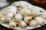 Закарпатські кіфлики зі сметаною та горіхами - простий рецепт кулінарного шедевра