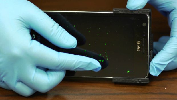 Мікробів більше, ніж у туалеті: топ-5 способів дезінфікувати ваш телефон