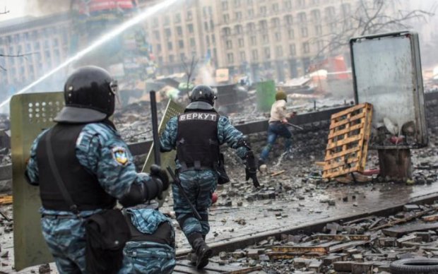 Тряпка "Беркута": украинский защитник проучил "палача Майдана"