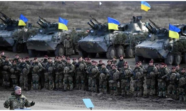 Місяць воєнного стану: робота головних сфер життя зазнає кардинальних змін