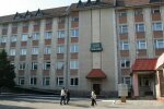 Ледь не відгриз палець: на Прикарпатті чоловіка атакувала небезпечна тварюка