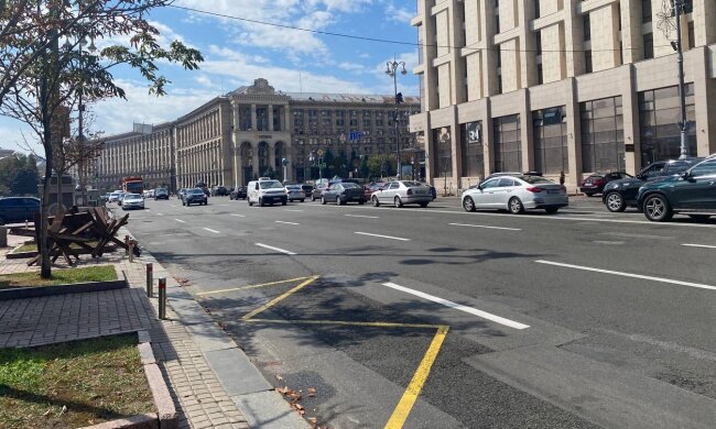 Машини на дорозі, фото Знай.ua