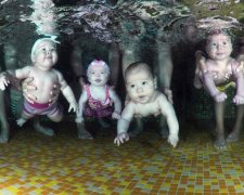 Що відчуває дитина під водою