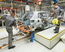 На заводі Volkswagen робот «напав» на людину