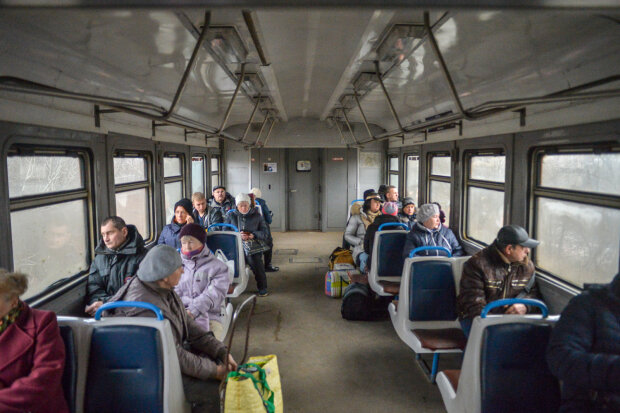 "Укрзализныця" попала в громкий скандал, пассажиры такого еще не видели: "На Гиперлуп экономят"