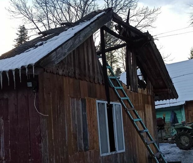 На Львовщине пожар оставил без крыши над головой семью с тремя детьми, впереди зима: "Помогите!"
