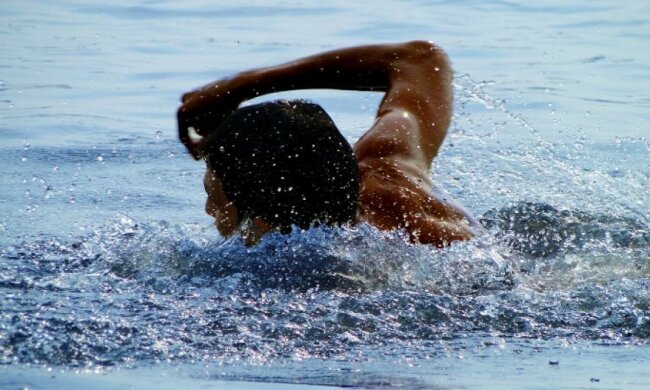 Чернігівець врятував трьох людей, що ледь не потонули (відео)