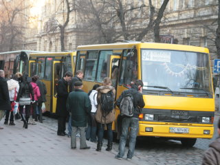 в очереди на маршрутку