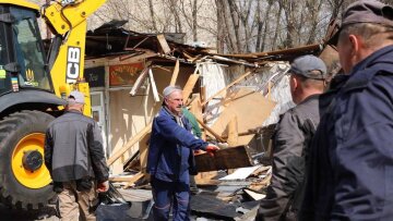 Київблагоустрій демонтує незаконні об'єкти