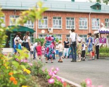 Голосно кричали і били охоронця: в скандальному притулку звалили домагання на "складний характер"