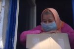 В Тернополе дружки Порошенко закидали пенсионеров "гречкой" - выборы на носу