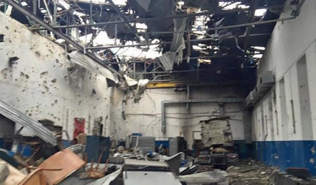 Центр Volvo в окупованому Донецьку зруйнований через обстріли (фото)