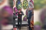 Хлопець заснув у труні, кадр з відео