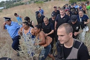 Цигани біжать від розправи з Лощинівки (ФОТО)