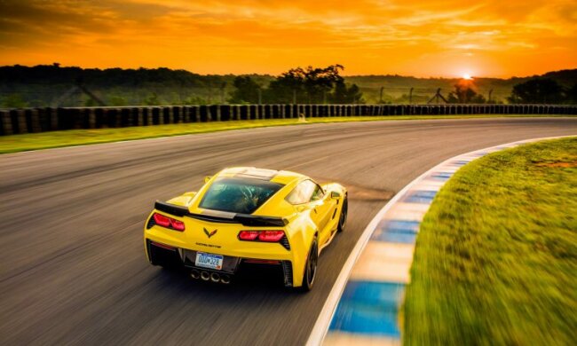 Новенький Corvette, carscoops