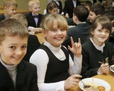 Меню ученика: чем кормить ребенка в школе и дома