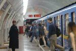 "Нож в пузо никто не хочет?": в Киеве неадекват решил покурить в метро, - скандальное видео