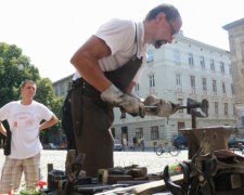 Во Львове обновят ворота, через которые проезжали три мушкетера (фото)