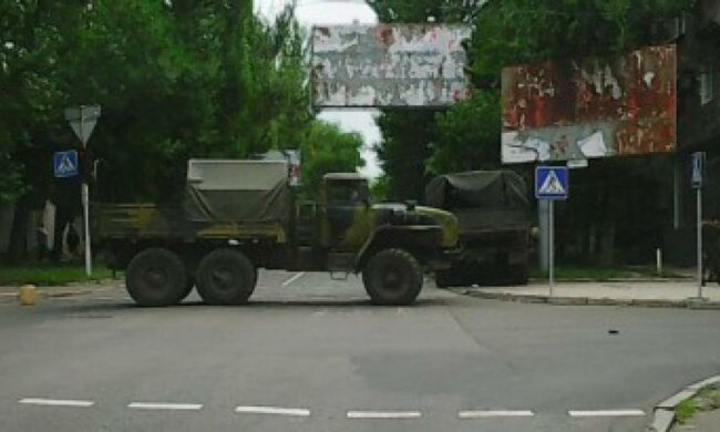 Урал бойовиків протаранив цивільне авто - загинув водій