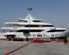 В Еміратах спустили на воду плавучий палац