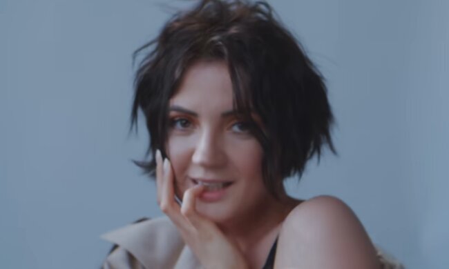 Оля Цибульська, кадр із кліпу на пісню "Я не плачу"