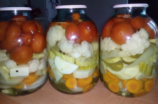 Быстрые маринованные помидоры на зиму без стерилизации - пошаговый рецепт с фото