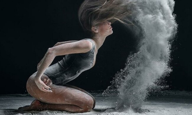 Чуственные движения обнаженных танцовщиц Яковлева (фото)