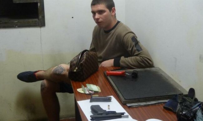 Бійці "Харків-1" затримали мажора з пістолетом (фото)