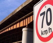 Украинских водителей заставят ездить по новым правилам