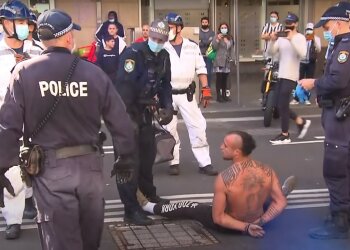 протест в Австралії, скріншот з відео