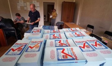 Коні, пологи, термінатор: в мережі показали "найкращі" російські агітки