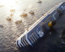 З дна моря підняли лайнер Коста Конкордія