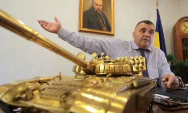 Директора Львівського бронетанкового заводу звільнили через затримки виробництва