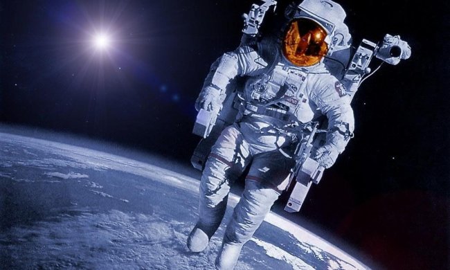 Космонавт NASA показал всему миру, как заново учится ходить: видео, от которого мурашки по коже