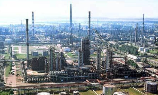  Бензин злетить до 35 гривень після зупинки Кременчуцького НПЗ - Укрнафта