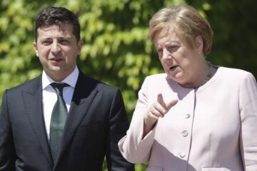 Зеленський екстрено зателефонував Меркель через розведення сил на Донбасі: деталі розмови