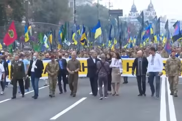 Порошенко на Марше защитников, скриншот с видео