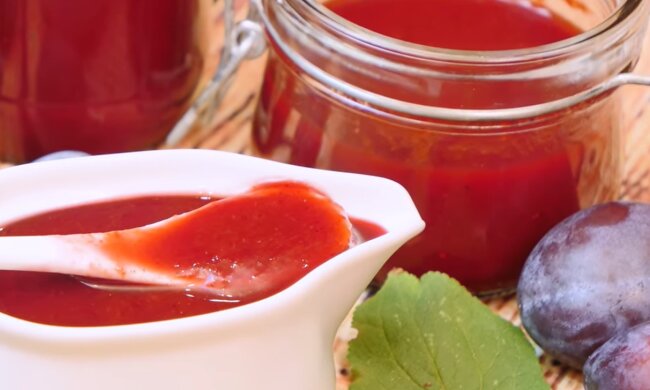 Кисло-солодкий соус сацебелі зі слив, скріншот: YouTube