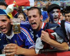 Це так по-російськи: фанати влаштували вологий дебош в центрі Москви