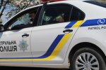 У Франківську нічний злодій намагався "розути" машину і зганьбився на все місто - п'яний і криворукий