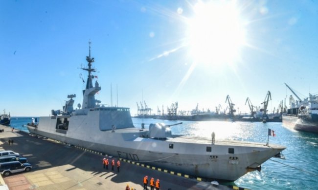 Украинские моряки предупредили, что будут стрелять в провокаторов