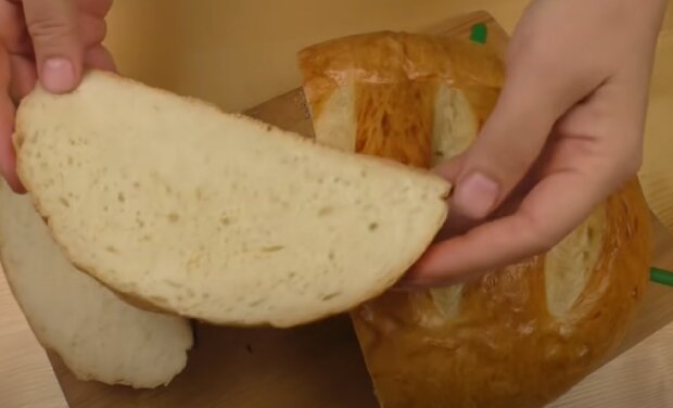 Домашний хлеб на кефире, скриншот: YouTube