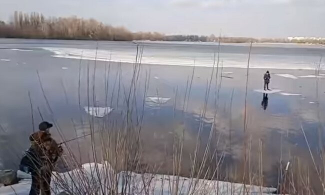 Рибалка врятував дитину, фото: кадр з відео