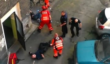 Польські копи відлупцювали чоловіка шваброю та велосипедом