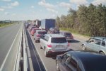 Днепрян маринуют в адских пробках: движение парализовано, водители не сдерживают эмоций