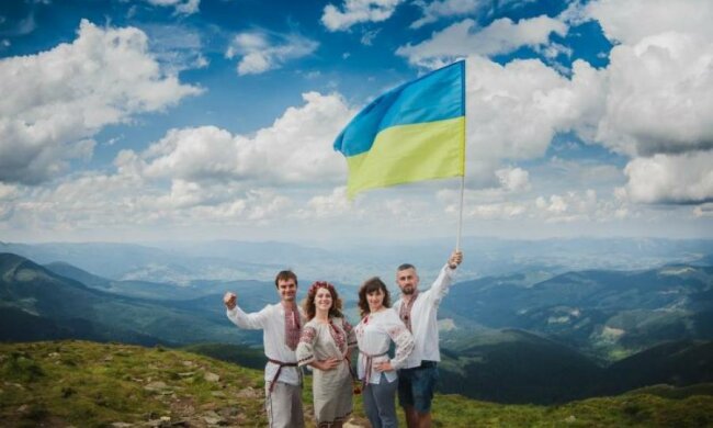 Погода на 12 августа: Украину навестит атмосферный фронт
