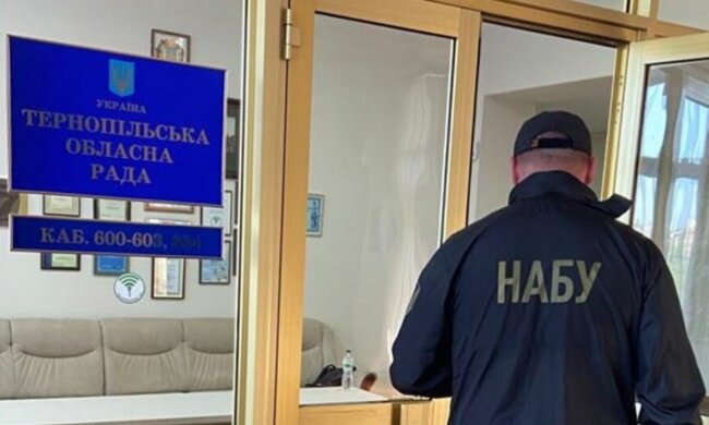Вымогательство денег у бизнесмена-волонтера. Фото: НАБУ