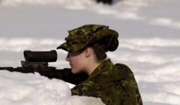 Кремль масово готує жінок до війни на Донбасі